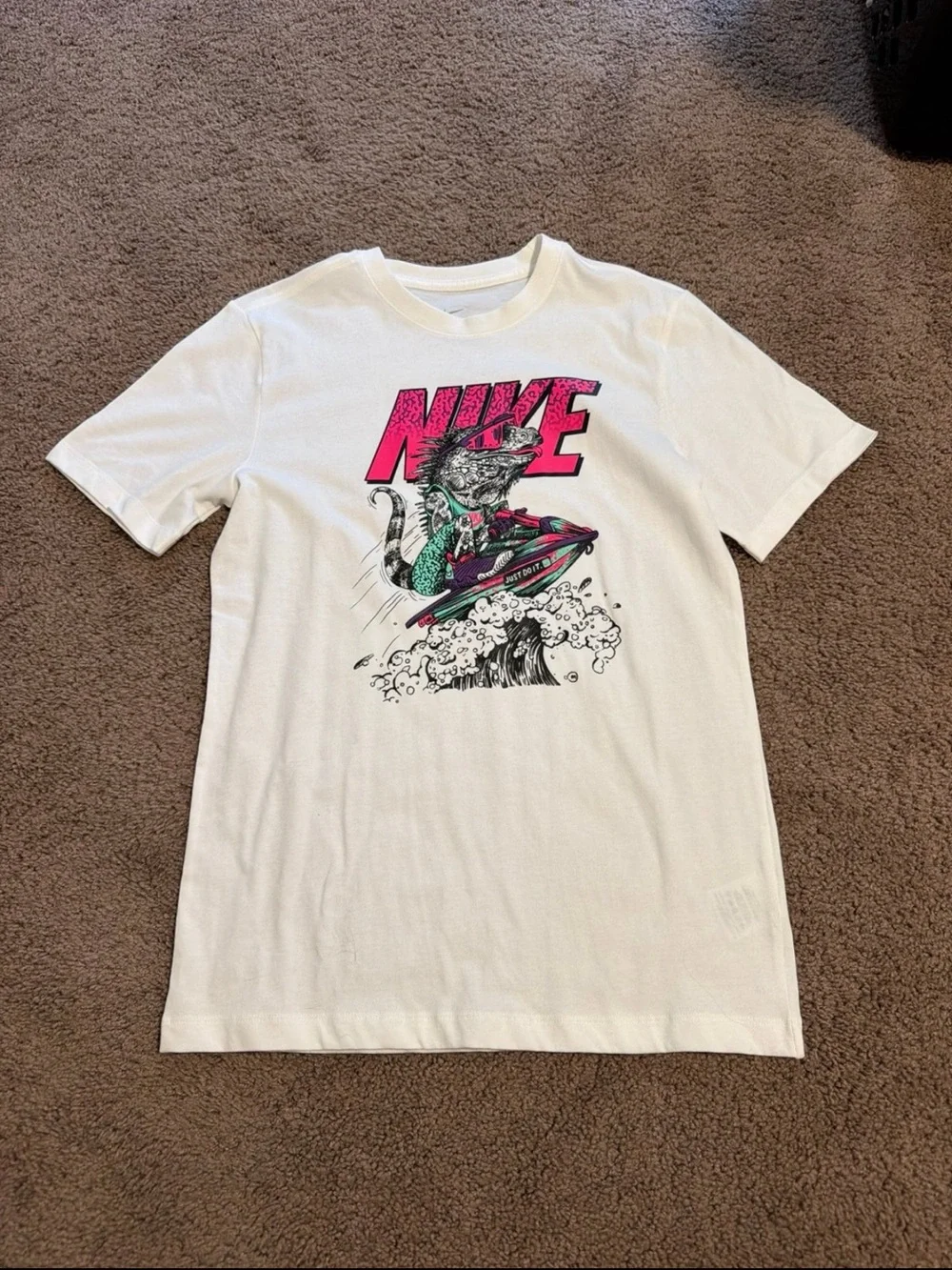 Nike Beach Stand Up Jet Ski Iguana Graphic T-Shirt White & Pink